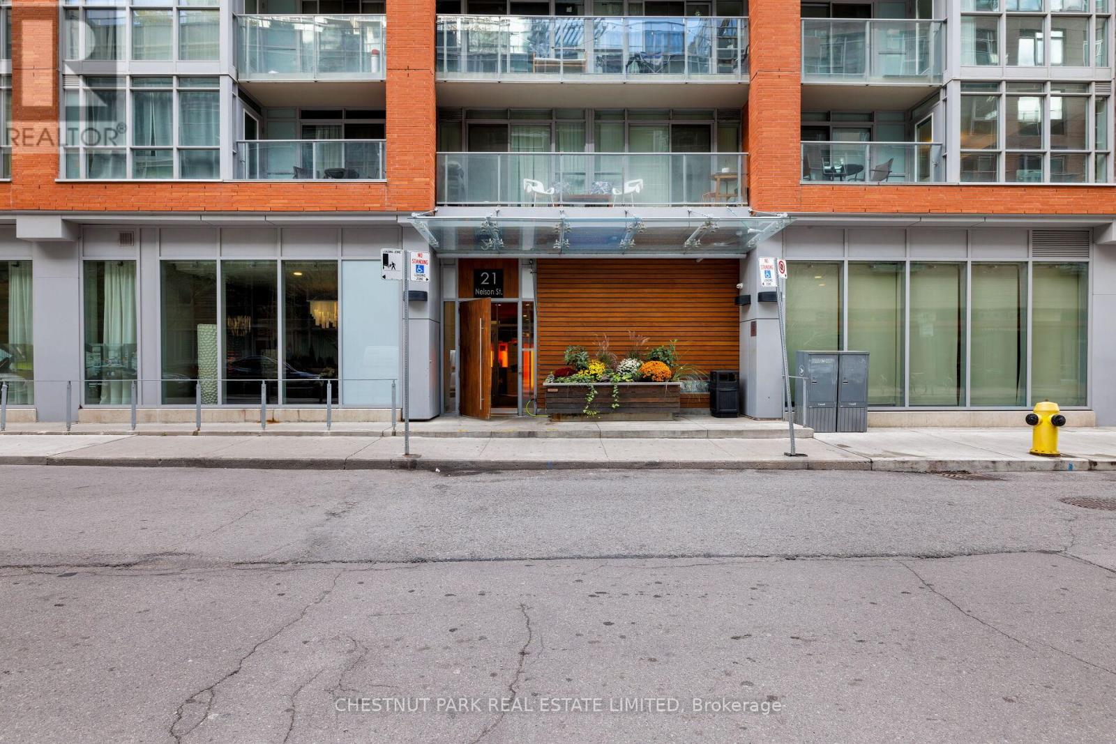 501 - 21 Nelson Street, Toronto, Ontario  M5V 3H9 - Photo 32 - C12494774