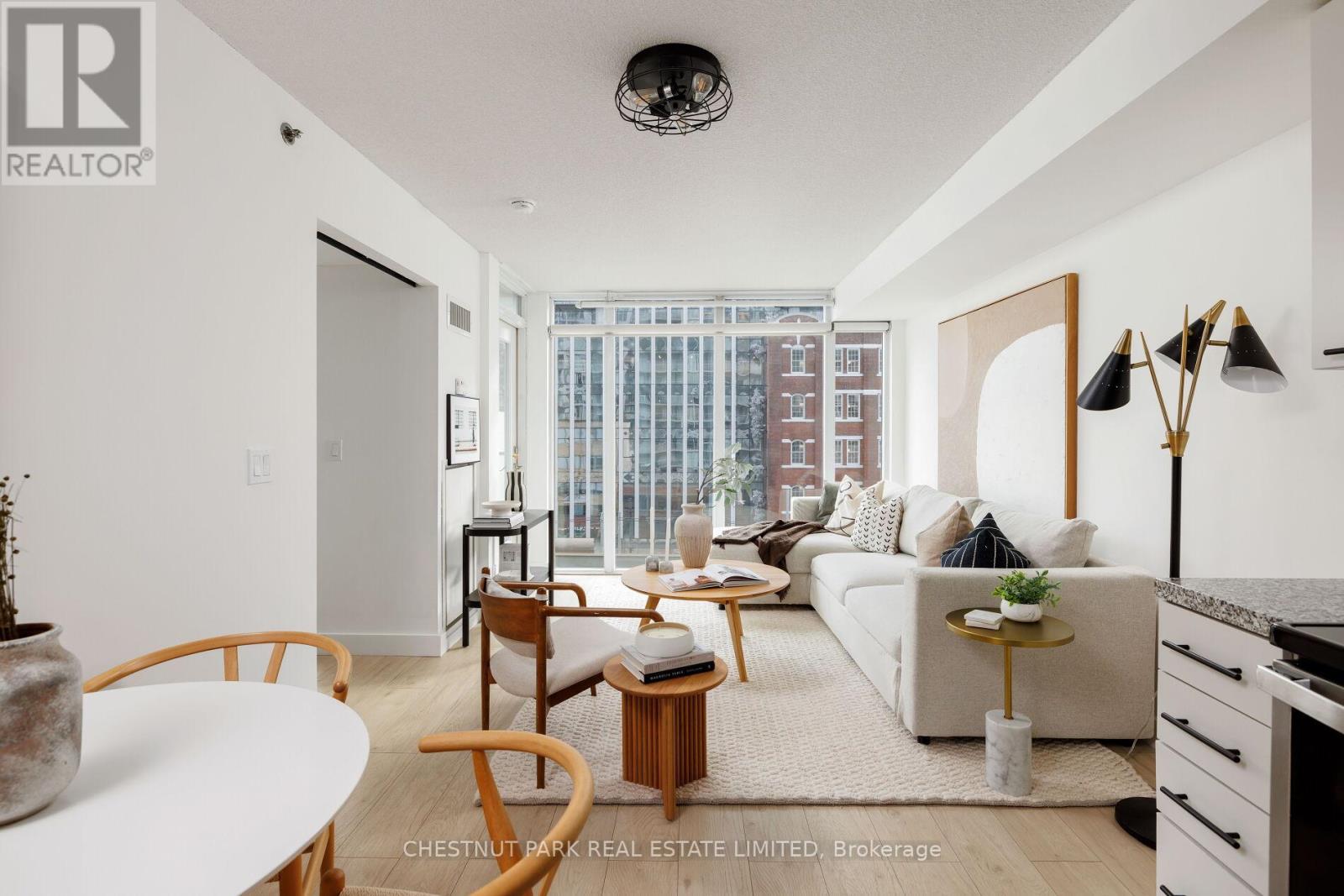 501 - 21 Nelson Street, Toronto, Ontario  M5V 3H9 - Photo 9 - C12494774