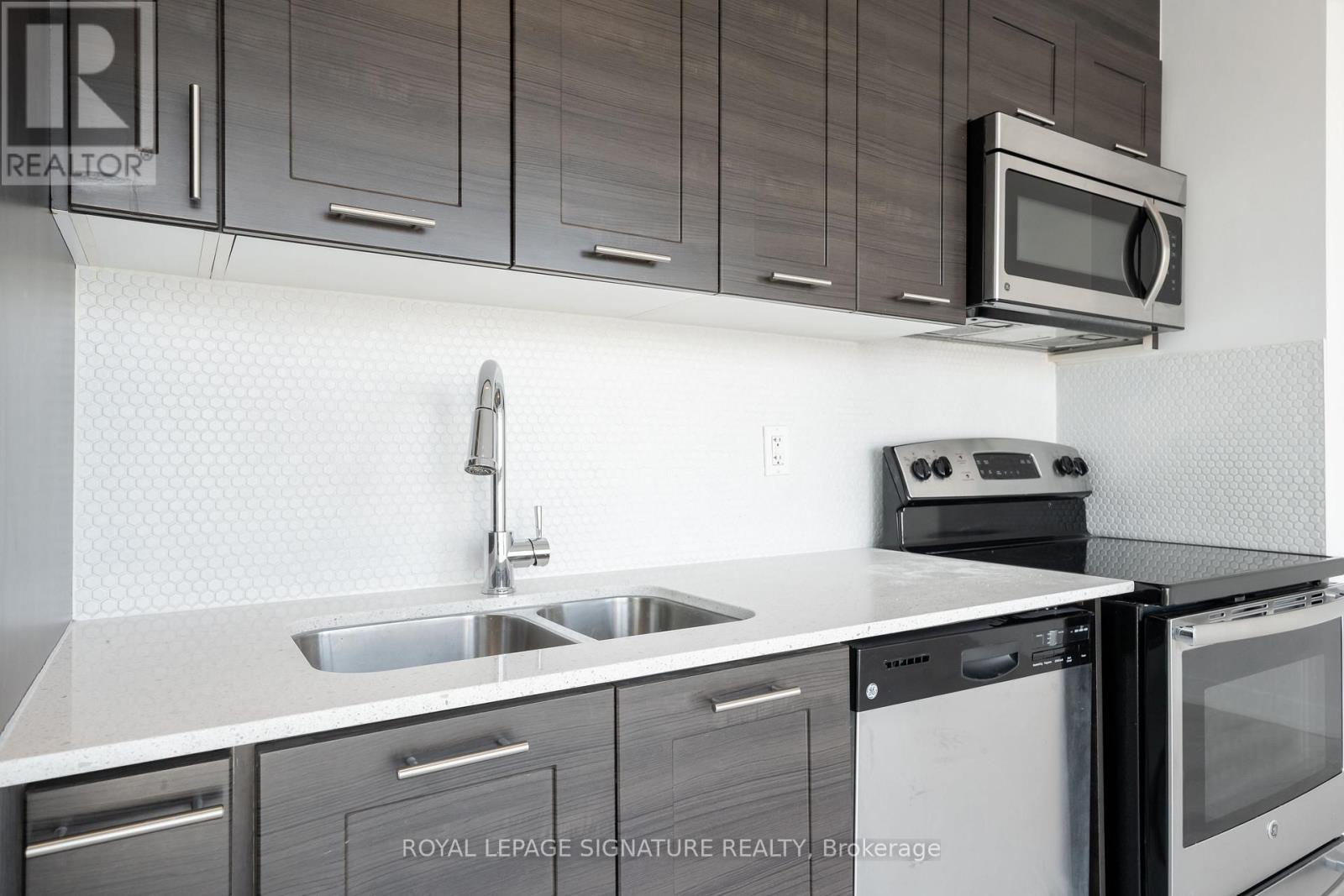 1106 - 20 Bruyeres Mews, Toronto, Ontario  M5V 0G8 - Photo 14 - C12494838