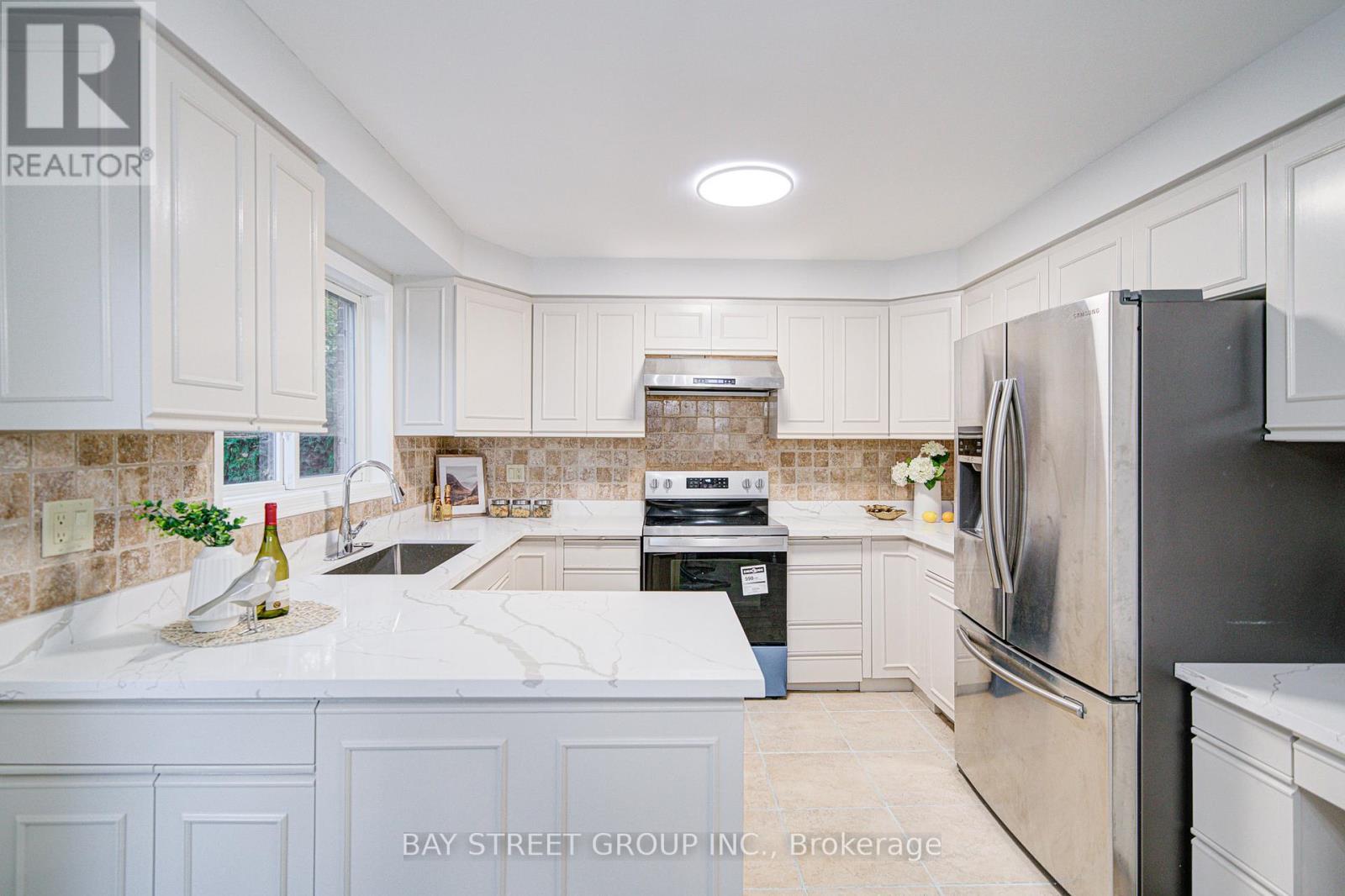 41 Covewood Street, Toronto, Ontario  M2M 2Z2 - Photo 17 - C12494868