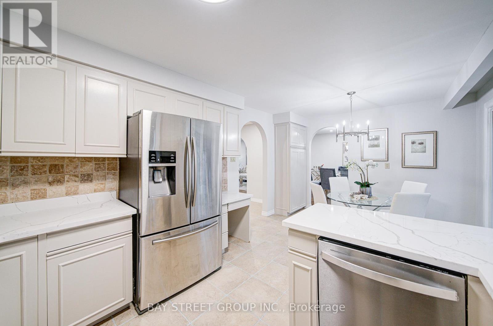 41 Covewood Street, Toronto, Ontario  M2M 2Z2 - Photo 19 - C12494868