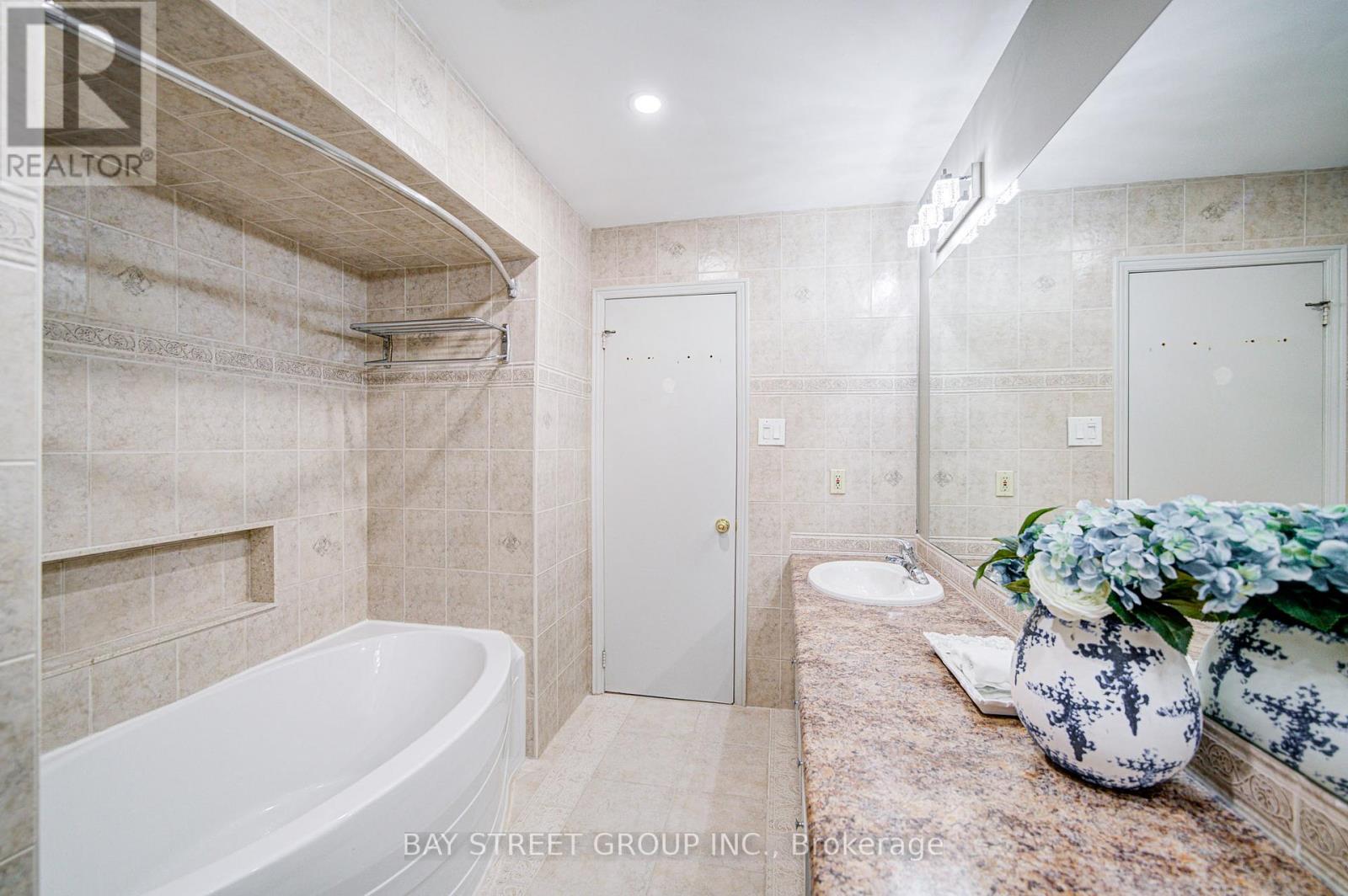 41 Covewood Street, Toronto, Ontario  M2M 2Z2 - Photo 41 - C12494868