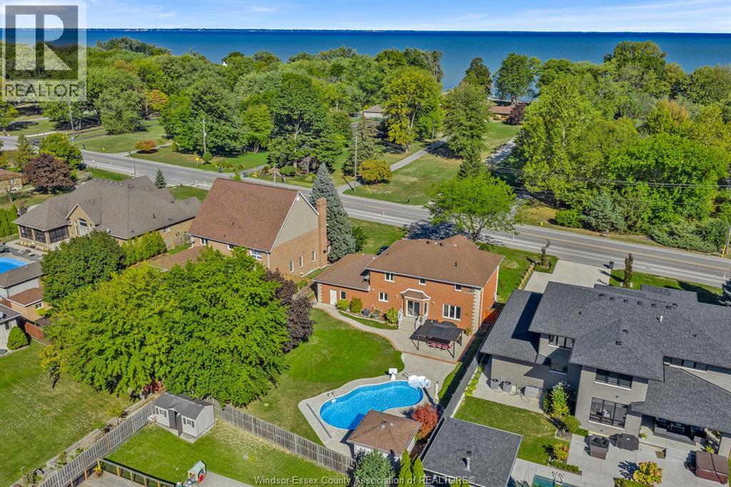 633 Old Tecumseh Road East, Lakeshore, Ontario  N0R 1A0 - Photo 4 - 25027649