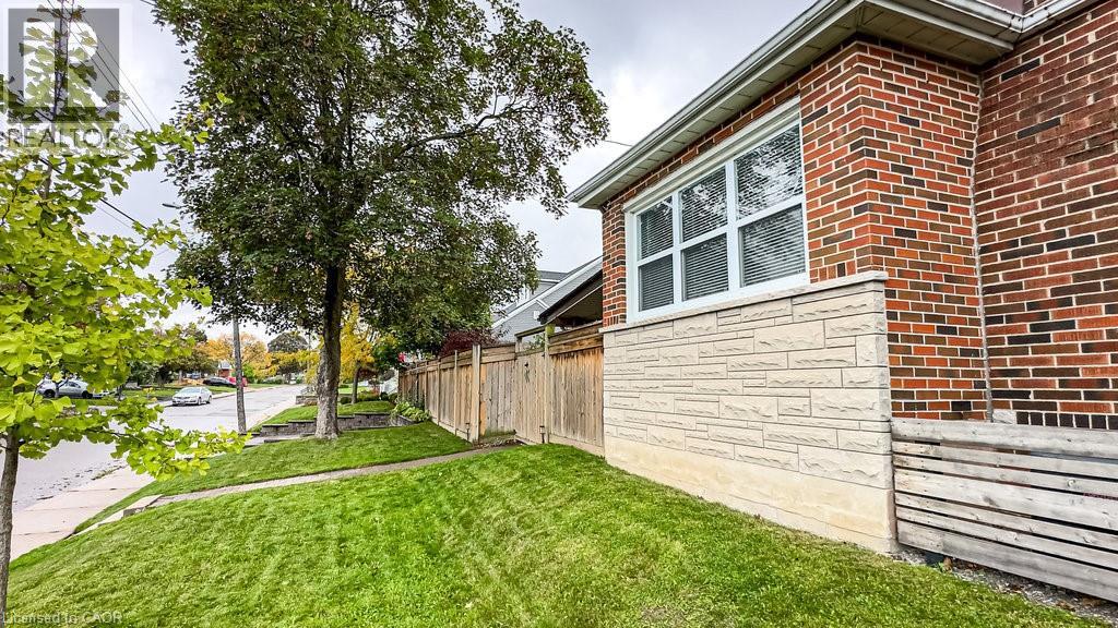 30 Montrose Avenue, Hamilton, Ontario  L8K 4X9 - Photo 23 - 40781357