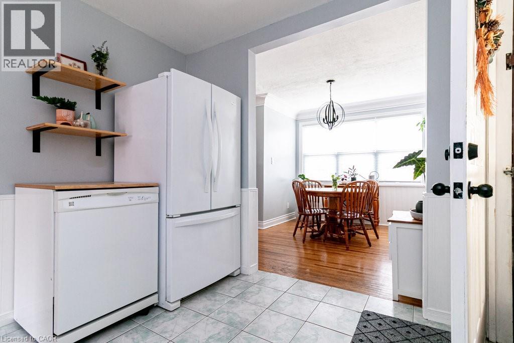 30 Montrose Avenue, Hamilton, Ontario  L8K 4X9 - Photo 6 - 40781357