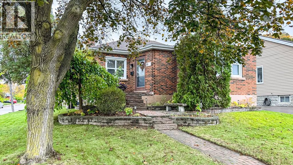 30 MONTROSE Avenue, Hamilton, Ontario