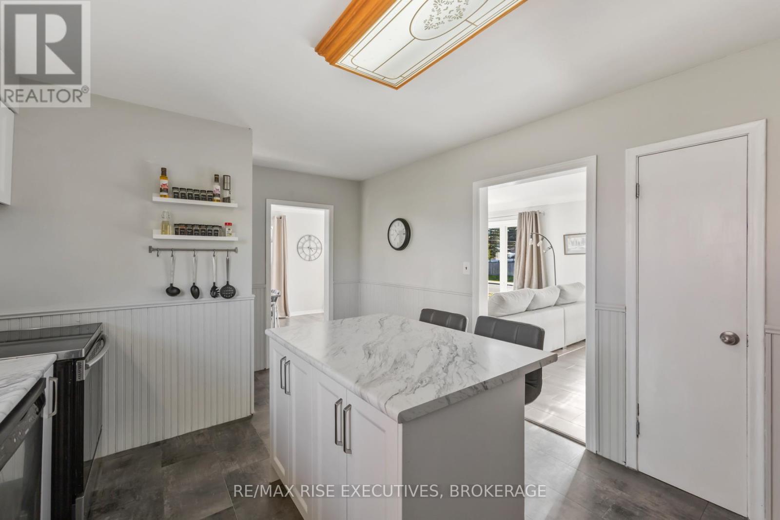 62 Briscoe Street, Loyalist (Amherstview), Ontario  K7N 1G1 - Photo 19 - X12495078