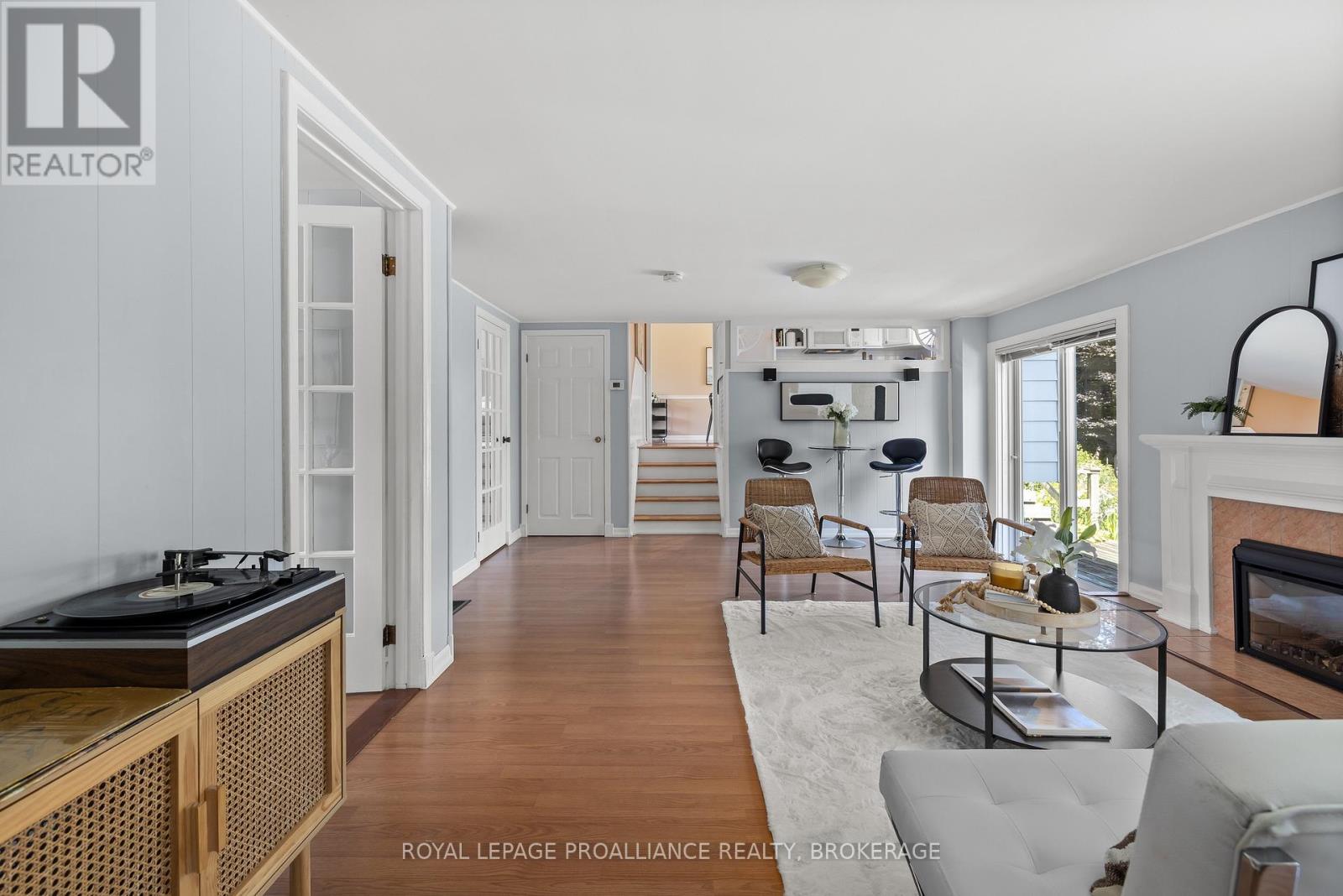 35 Manitou Crescent E, Loyalist (Amherstview), Ontario  K7N 1B1 - Photo 10 - X12495112