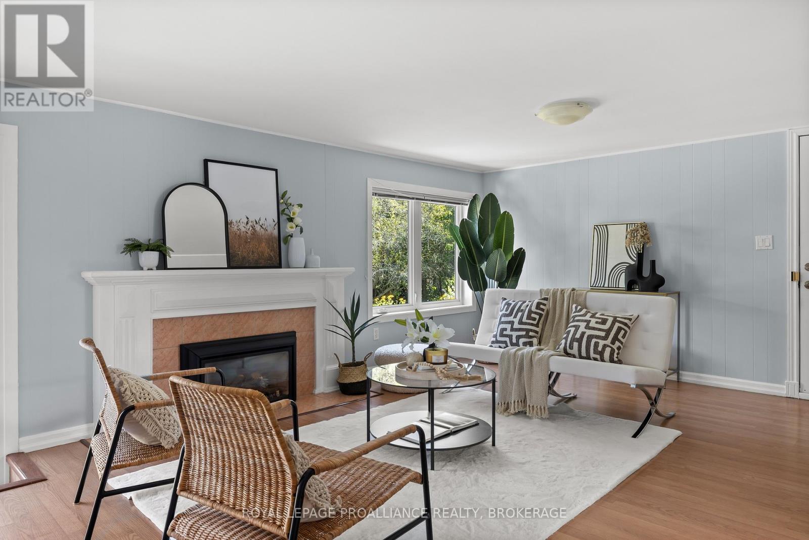 35 Manitou Crescent E, Loyalist (Amherstview), Ontario  K7N 1B1 - Photo 11 - X12495112