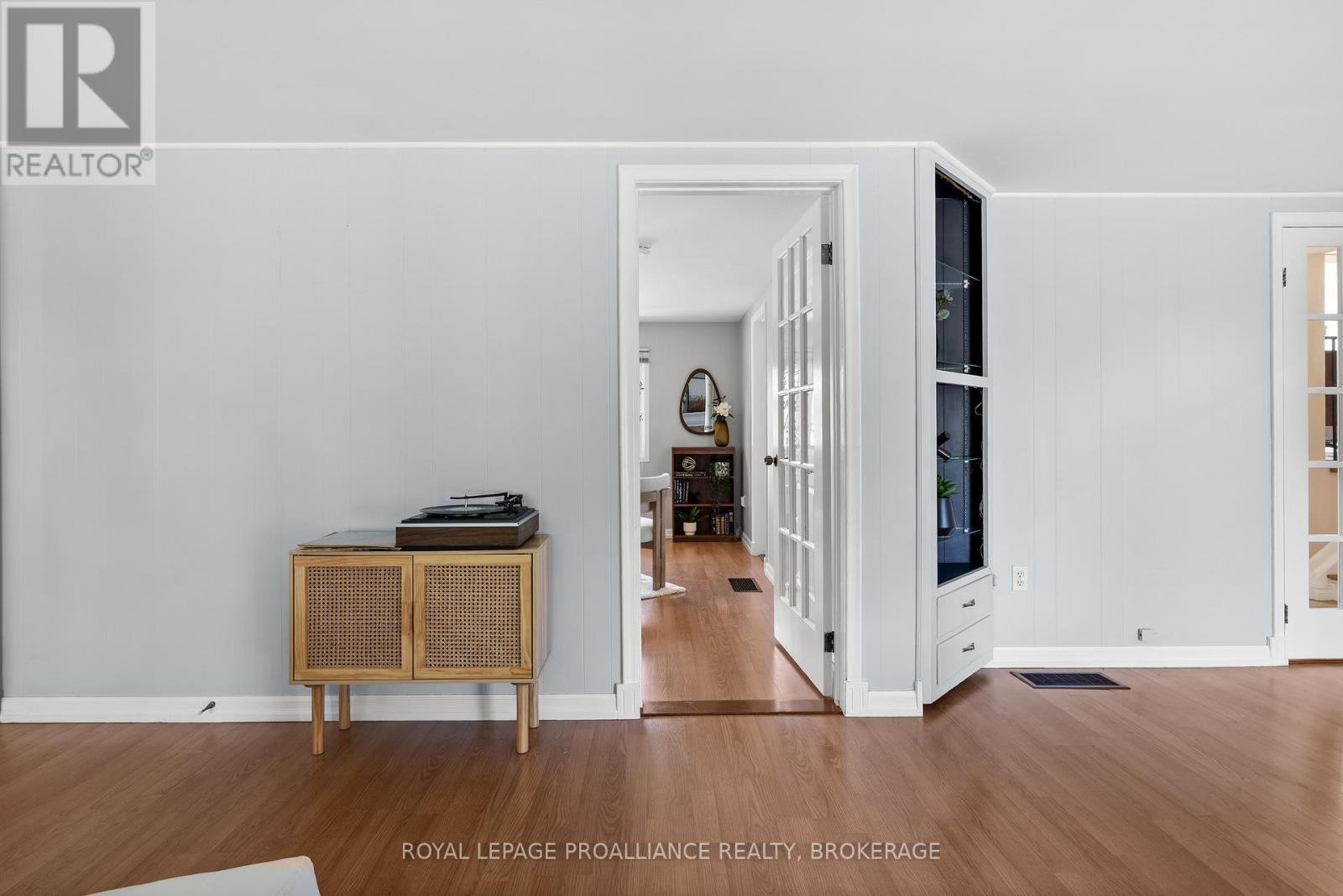 35 Manitou Crescent E, Loyalist (Amherstview), Ontario  K7N 1B1 - Photo 13 - X12495112