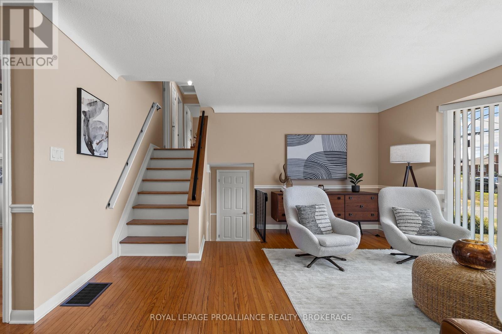 35 Manitou Crescent E, Loyalist (Amherstview), Ontario  K7N 1B1 - Photo 15 - X12495112