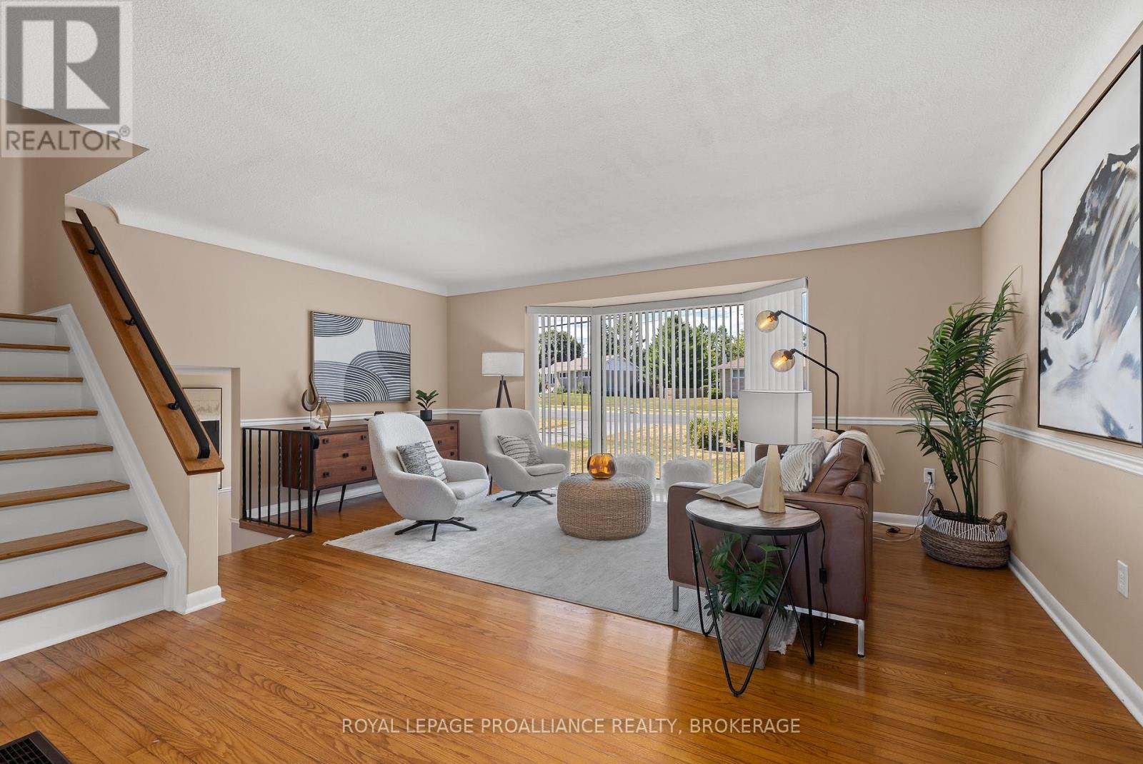 35 Manitou Crescent E, Loyalist (Amherstview), Ontario  K7N 1B1 - Photo 17 - X12495112