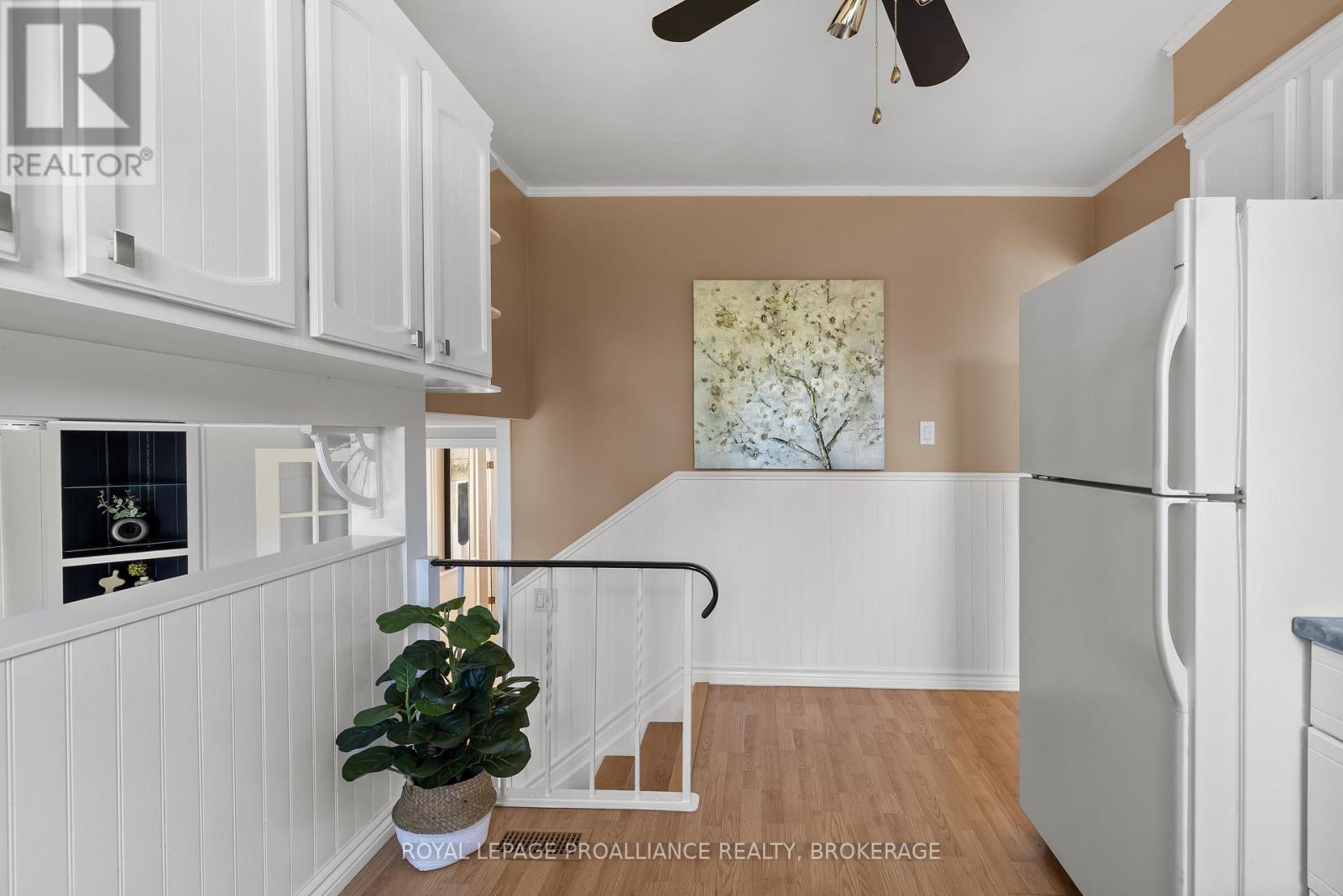 35 Manitou Crescent E, Loyalist (Amherstview), Ontario  K7N 1B1 - Photo 22 - X12495112