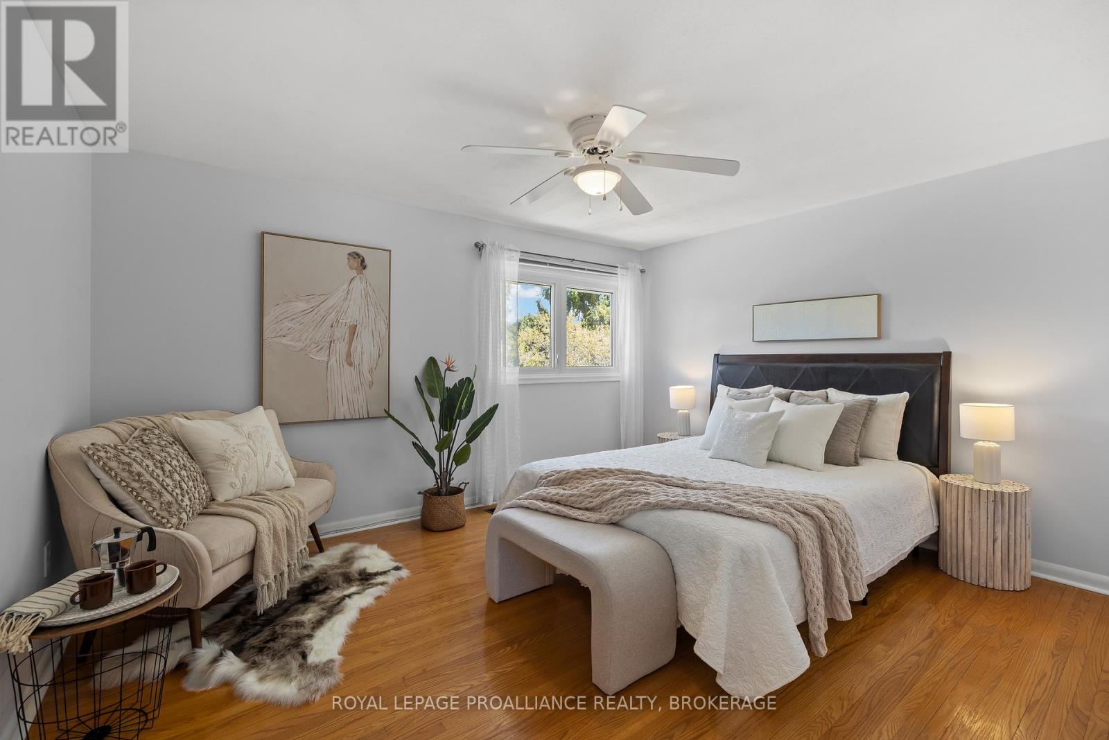 35 Manitou Crescent E, Loyalist (Amherstview), Ontario  K7N 1B1 - Photo 24 - X12495112