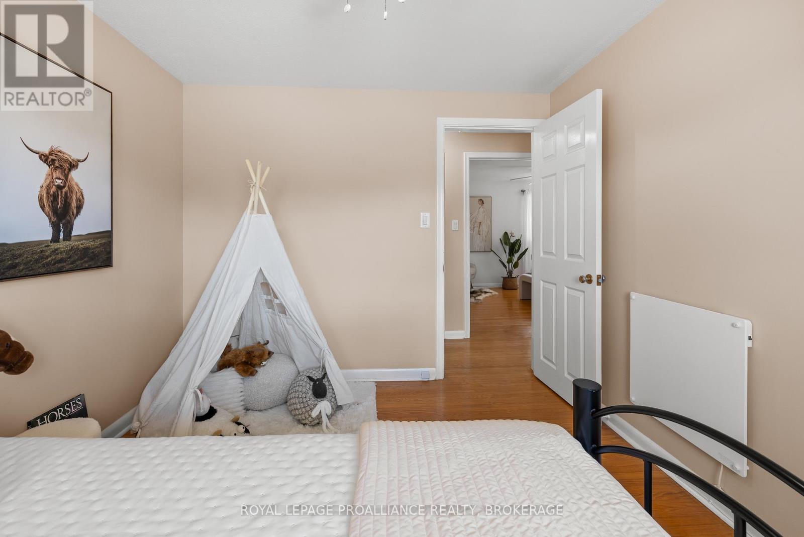 35 Manitou Crescent E, Loyalist (Amherstview), Ontario  K7N 1B1 - Photo 27 - X12495112