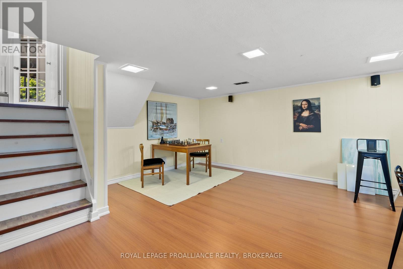 35 Manitou Crescent E, Loyalist (Amherstview), Ontario  K7N 1B1 - Photo 31 - X12495112