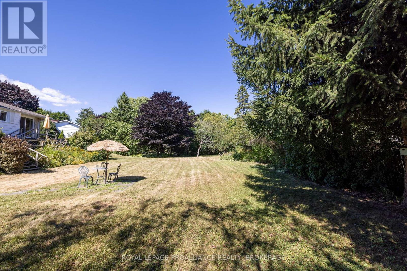 35 Manitou Crescent E, Loyalist (Amherstview), Ontario  K7N 1B1 - Photo 36 - X12495112