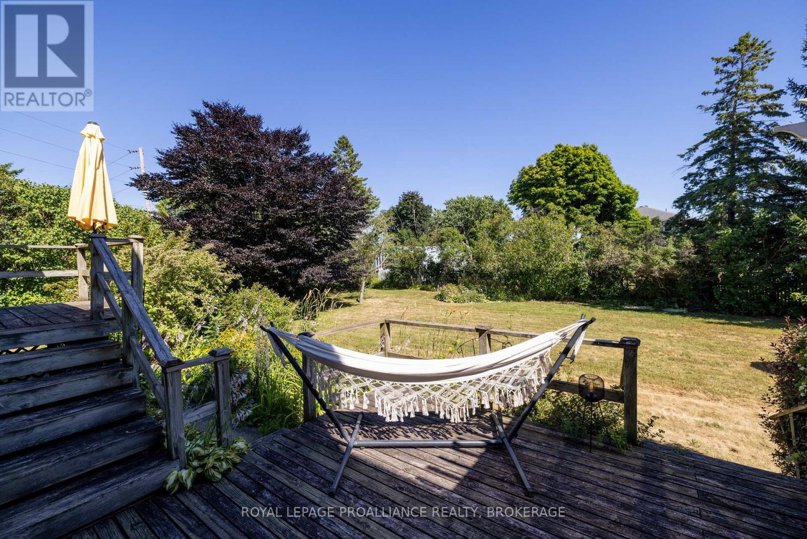 35 Manitou Crescent E, Loyalist (Amherstview), Ontario  K7N 1B1 - Photo 38 - X12495112