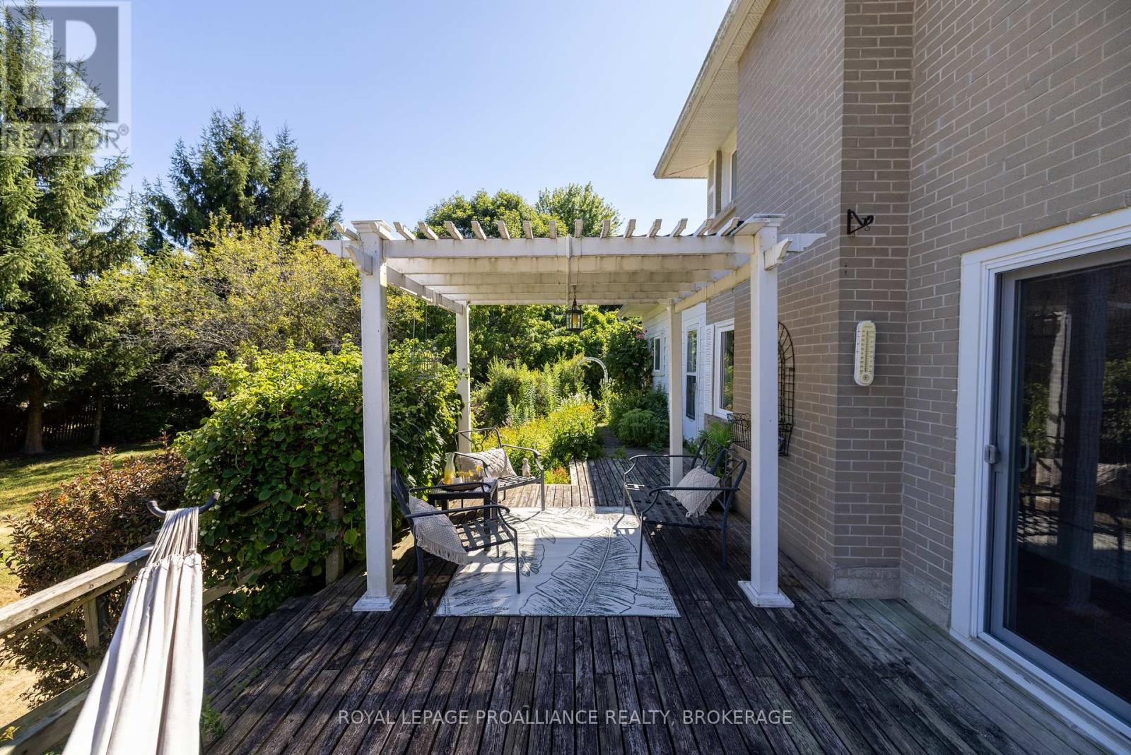 35 Manitou Crescent E, Loyalist (Amherstview), Ontario  K7N 1B1 - Photo 39 - X12495112