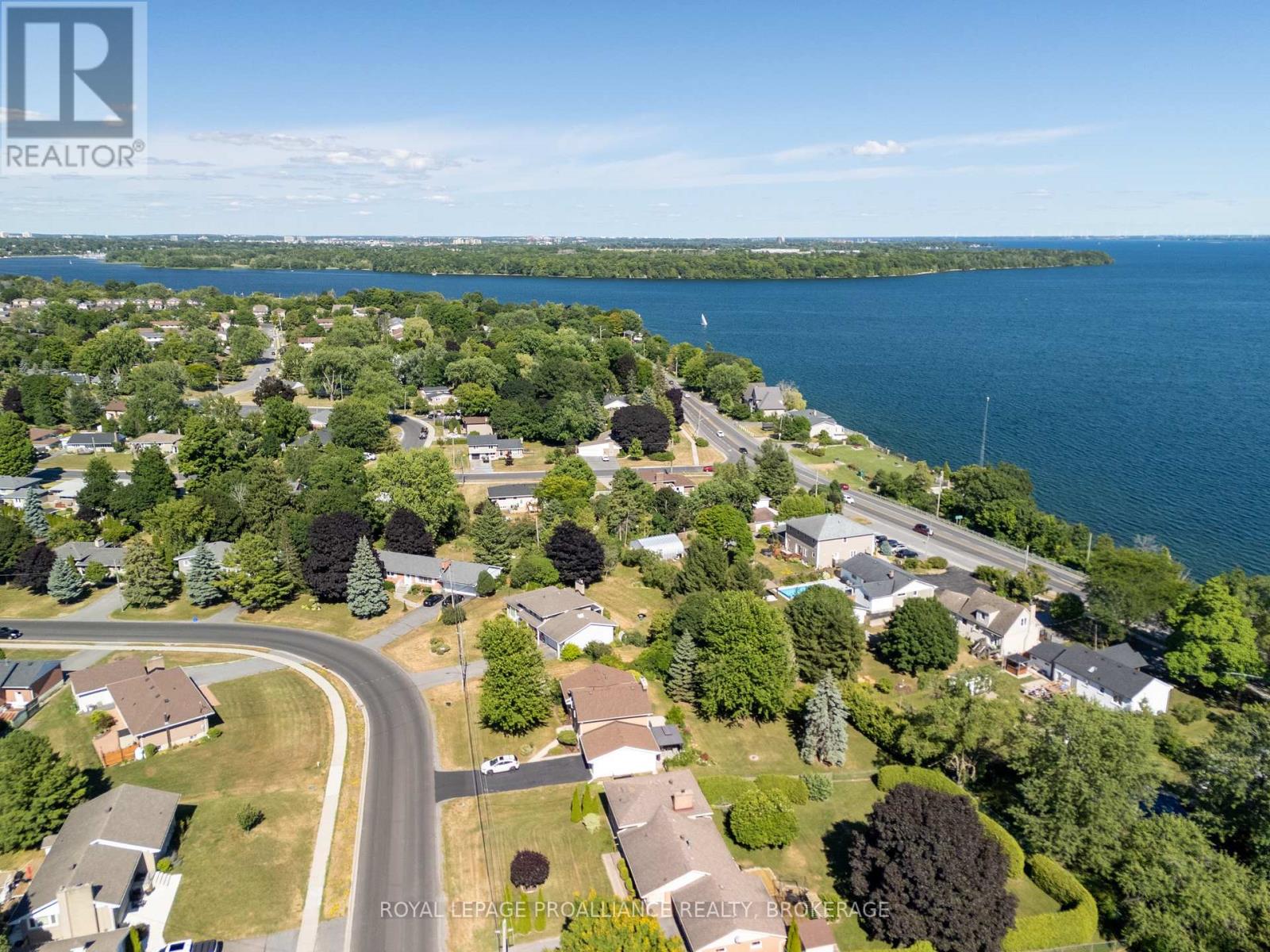 35 Manitou Crescent E, Loyalist (Amherstview), Ontario  K7N 1B1 - Photo 41 - X12495112