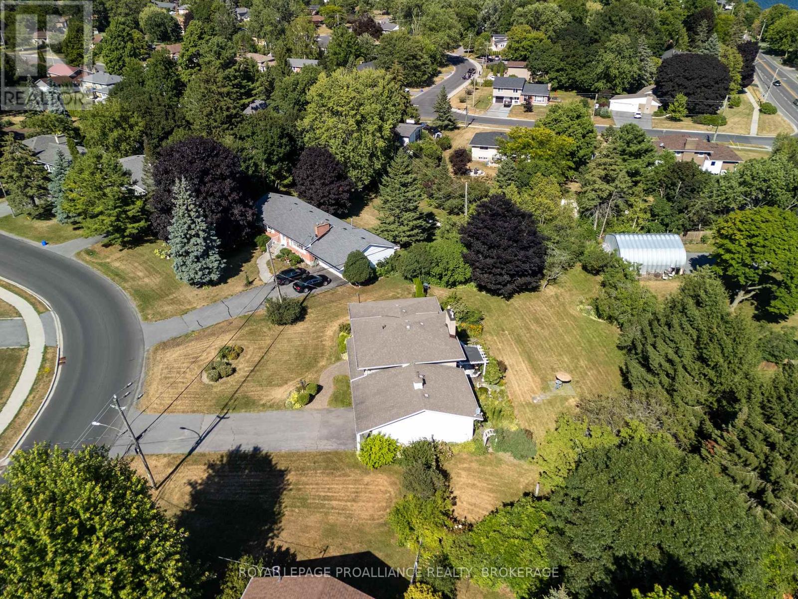 35 Manitou Crescent E, Loyalist (Amherstview), Ontario  K7N 1B1 - Photo 42 - X12495112