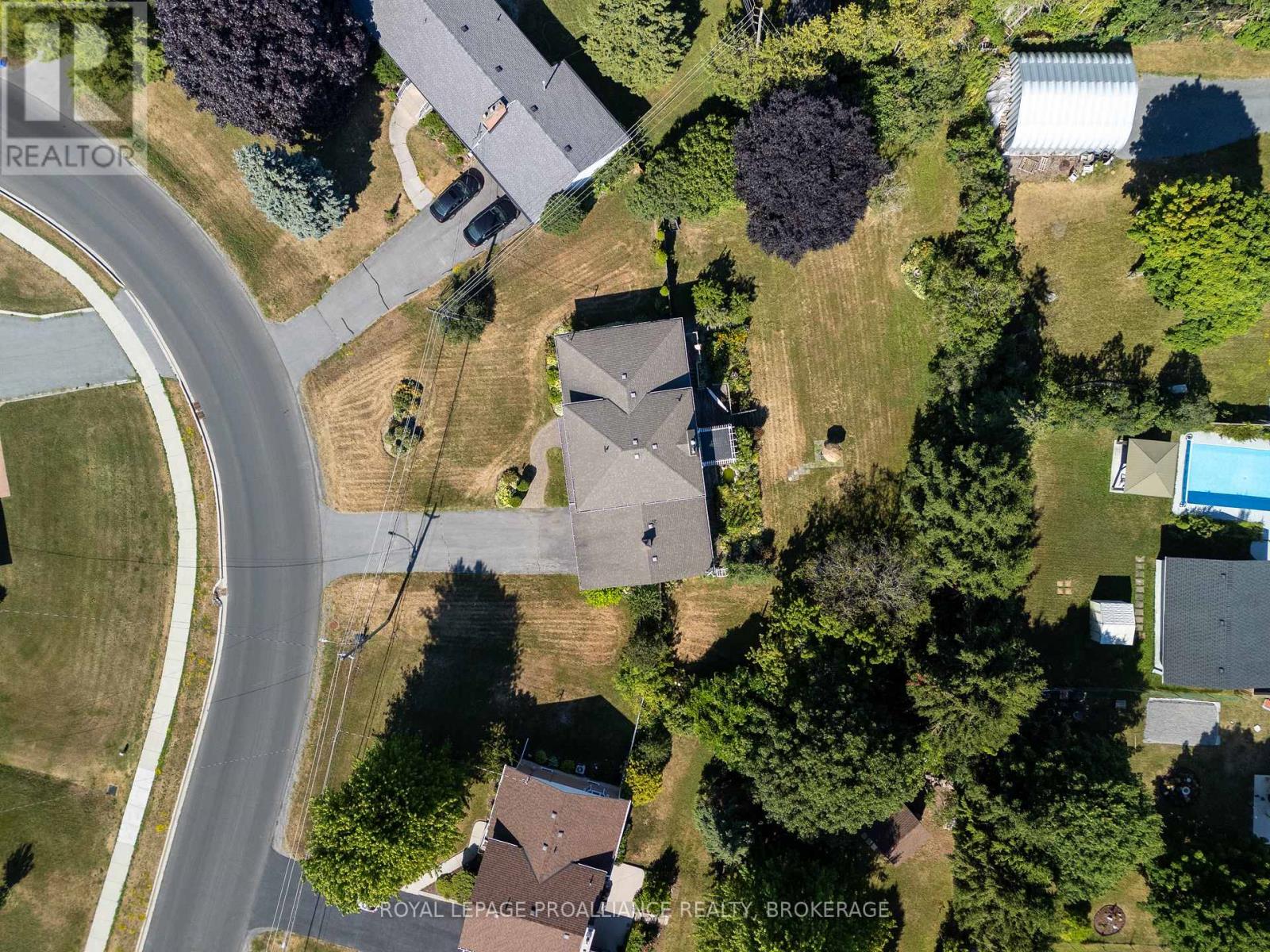 35 Manitou Crescent E, Loyalist (Amherstview), Ontario  K7N 1B1 - Photo 43 - X12495112