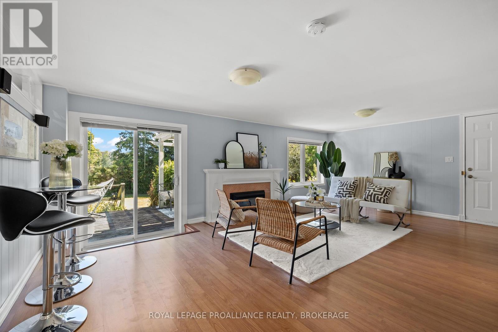 35 Manitou Crescent E, Loyalist (Amherstview), Ontario  K7N 1B1 - Photo 7 - X12495112