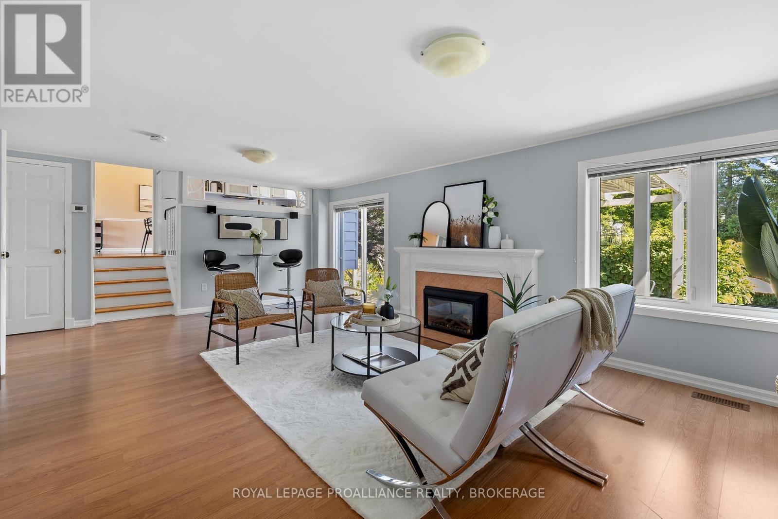 35 Manitou Crescent E, Loyalist (Amherstview), Ontario  K7N 1B1 - Photo 9 - X12495112