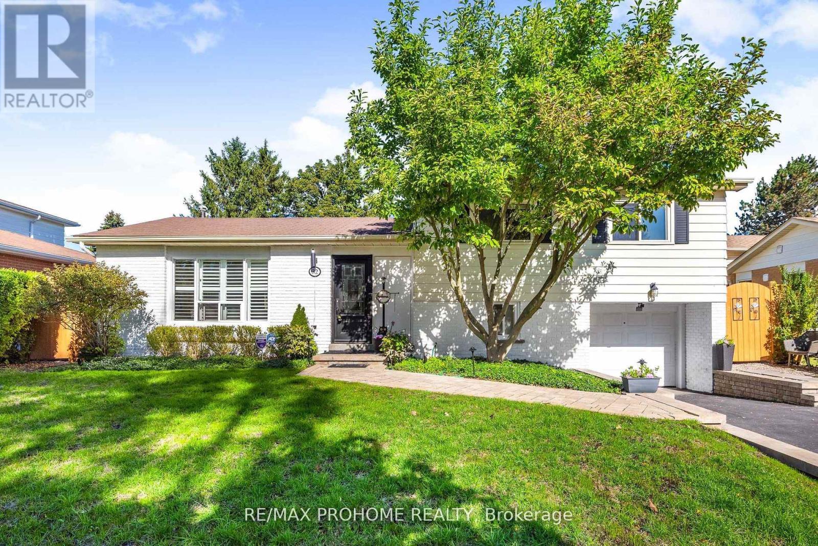 32 SIR BEDEVERE PLACE, Markham, Ontario