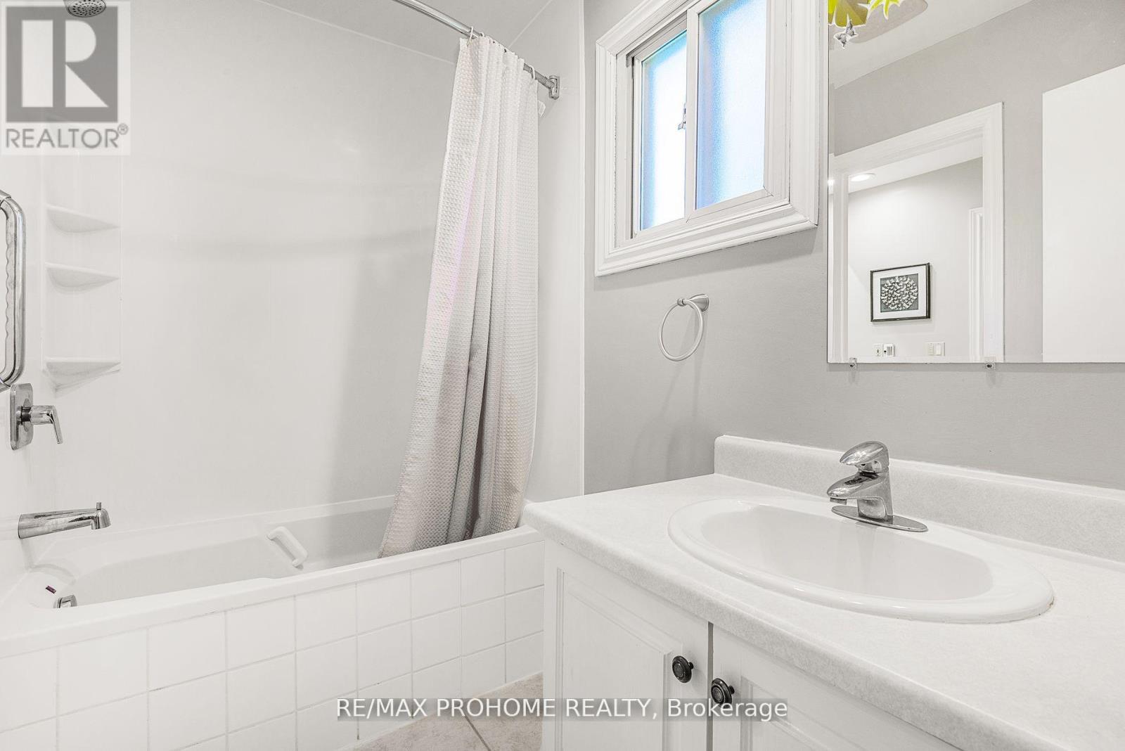 32 Sir Bedevere Place, Markham, Ontario  L3P 2W4 - Photo 21 - N12494854