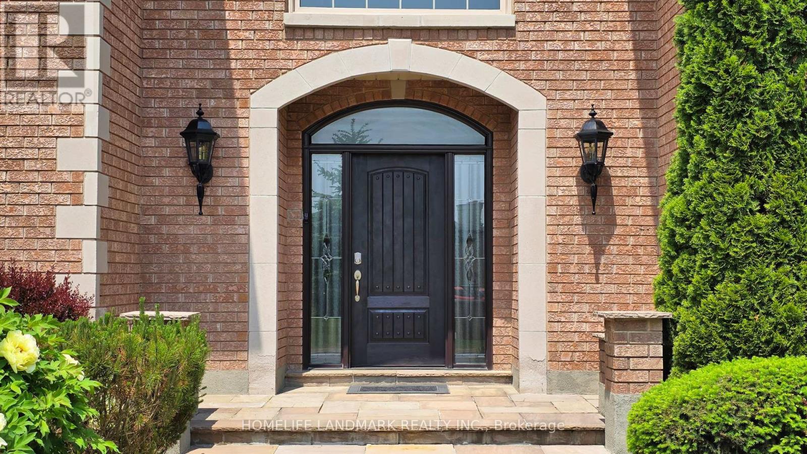 61 Sherrick Drive, Whitchurch-Stouffville, Ontario  L4A 2E9 - Photo 5 - N12494866