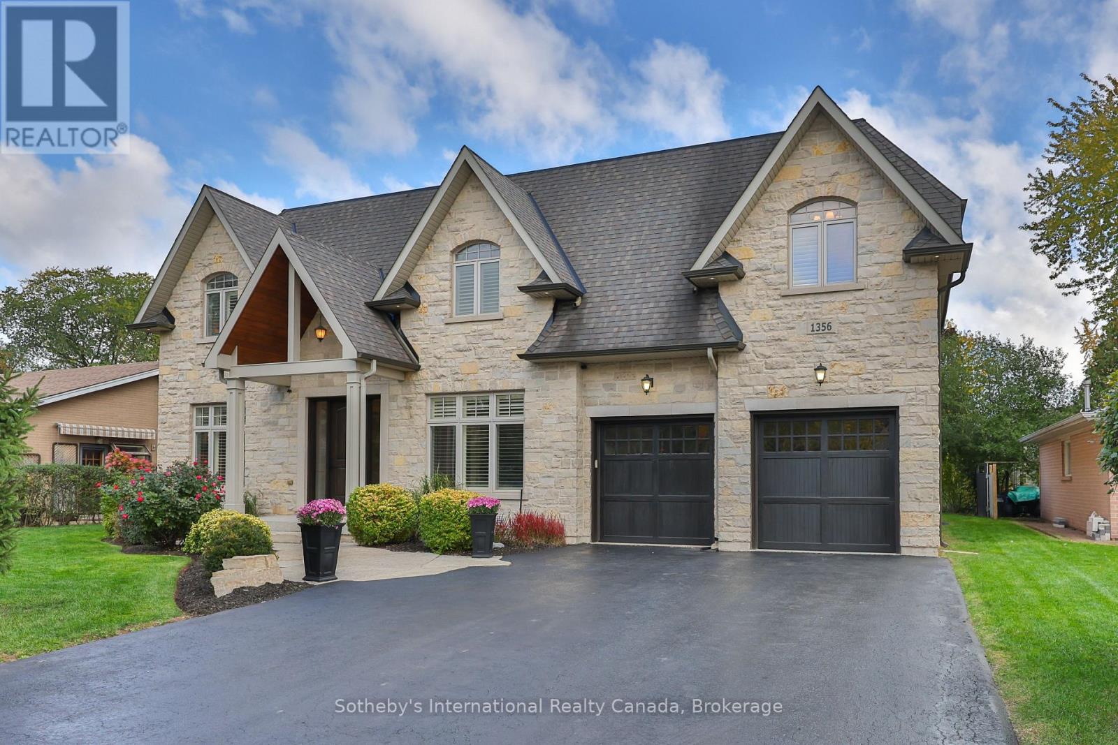 1356 THORNHILL DRIVE, Oakville, Ontario