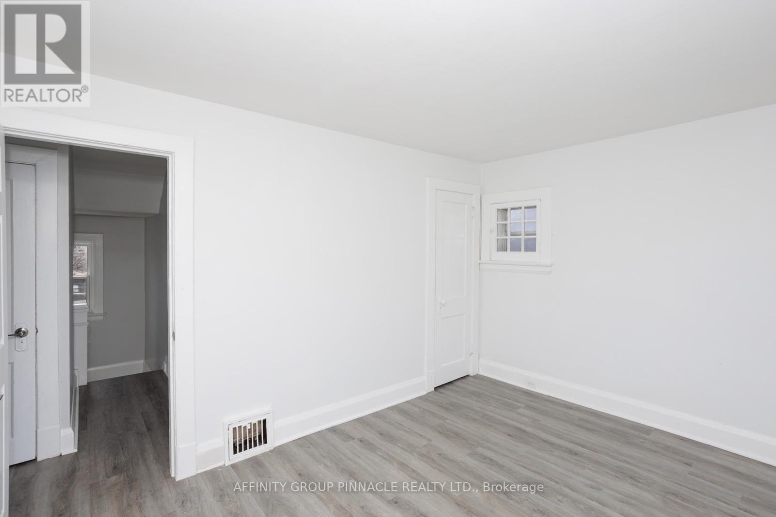 649 Charlotte Street, Peterborough (Town Ward 3), Ontario  K9J 2X2 - Photo 20 - X12495148