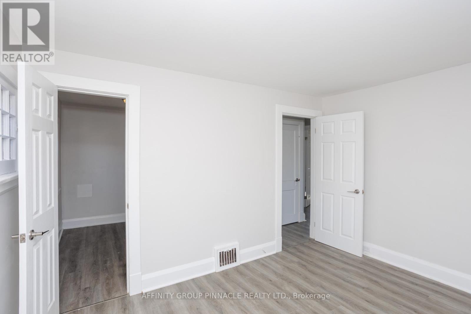 649 Charlotte Street, Peterborough (Town Ward 3), Ontario  K9J 2X2 - Photo 23 - X12495148