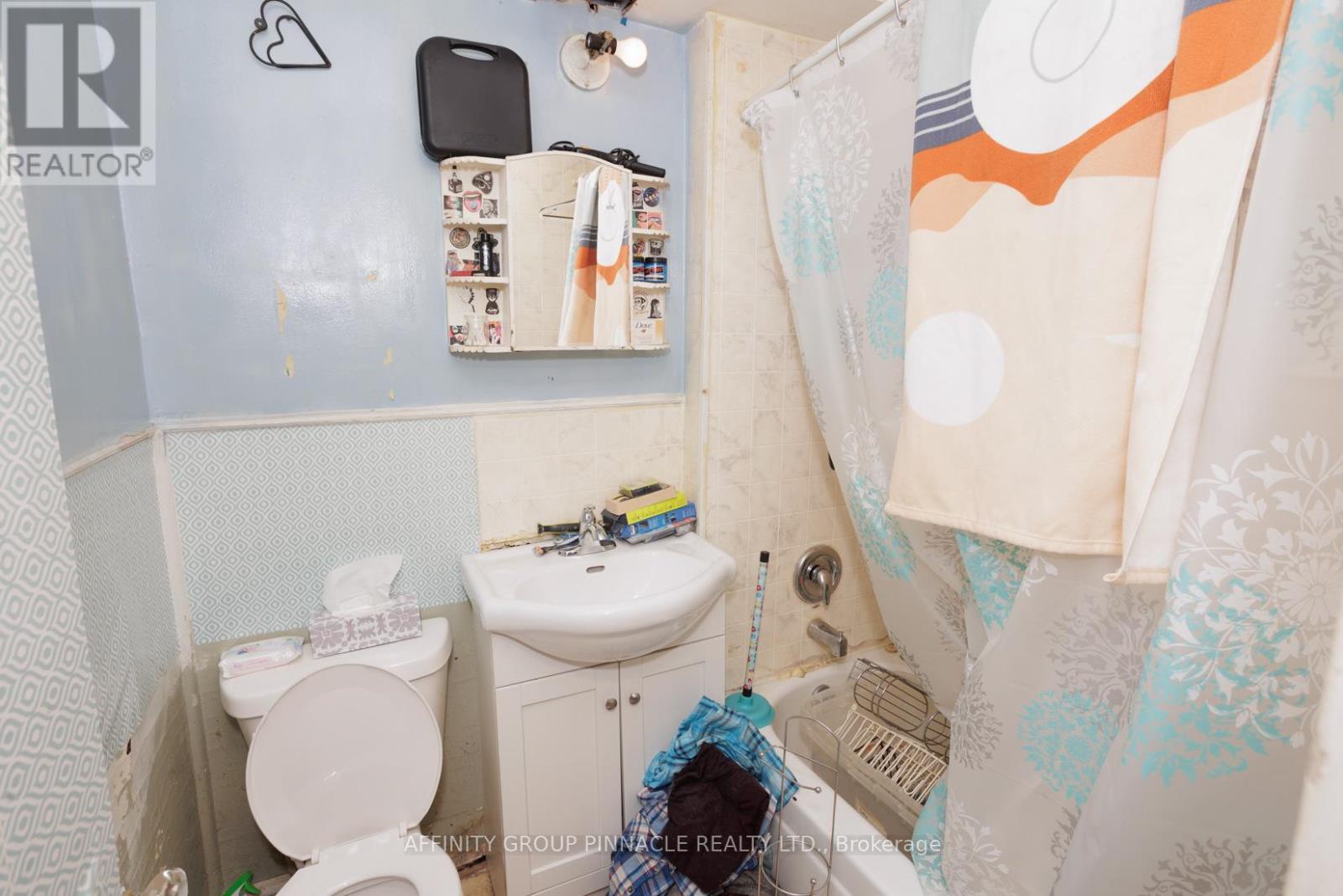 649 Charlotte Street, Peterborough (Town Ward 3), Ontario  K9J 2X2 - Photo 37 - X12495148