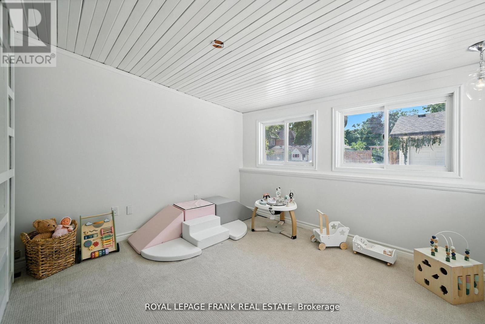 41 Sussex Street N, Kawartha Lakes (Lindsay), Ontario  K9V 4H6 - Photo 16 - X12495214