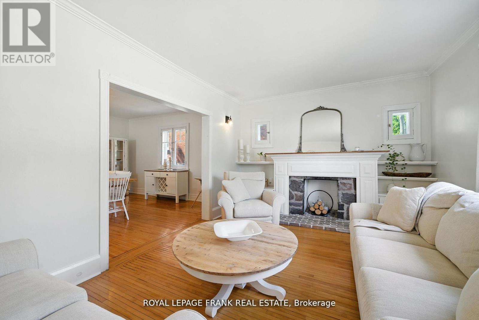 41 Sussex Street N, Kawartha Lakes (Lindsay), Ontario  K9V 4H6 - Photo 5 - X12495214