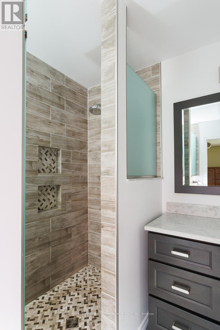 581 Harris Circle, Strathroy-Caradoc (Ne), Ontario  N7G 4H2 - Photo 17 - X12494966