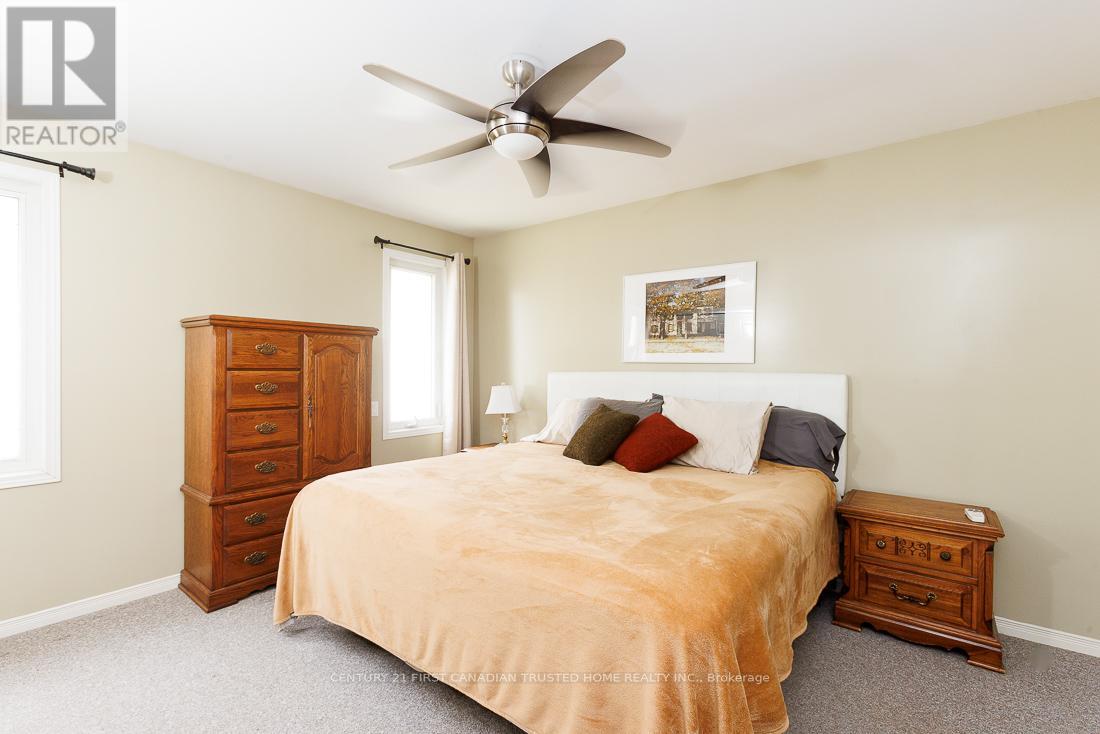 581 Harris Circle, Strathroy-Caradoc (Ne), Ontario  N7G 4H2 - Photo 19 - X12494966