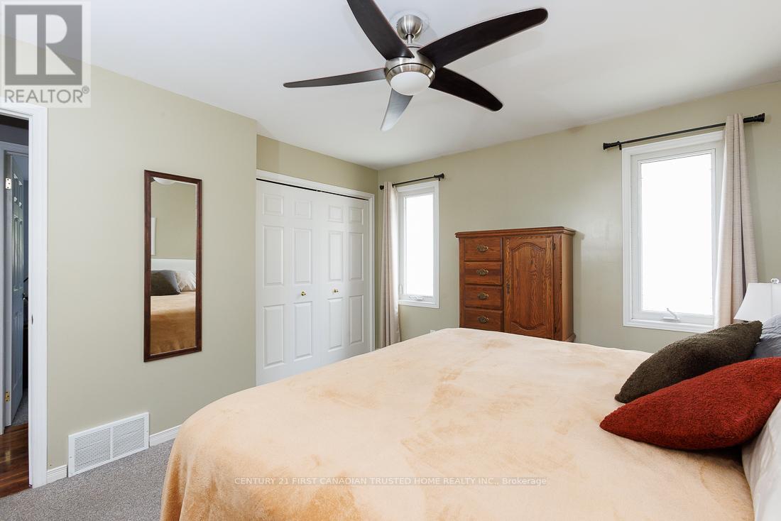 581 Harris Circle, Strathroy-Caradoc (Ne), Ontario  N7G 4H2 - Photo 20 - X12494966