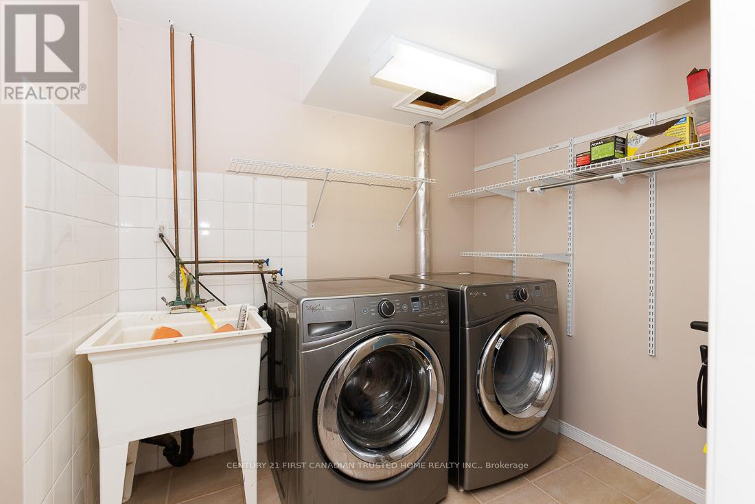 581 Harris Circle, Strathroy-Caradoc (Ne), Ontario  N7G 4H2 - Photo 23 - X12494966