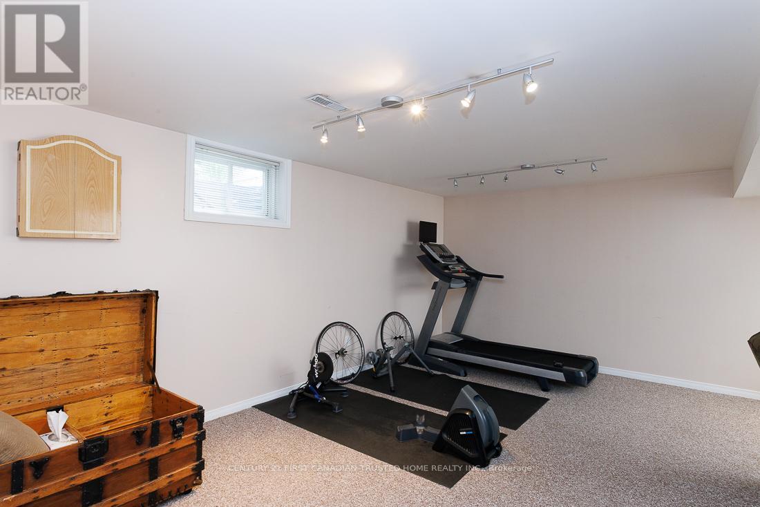 581 Harris Circle, Strathroy-Caradoc (Ne), Ontario  N7G 4H2 - Photo 30 - X12494966