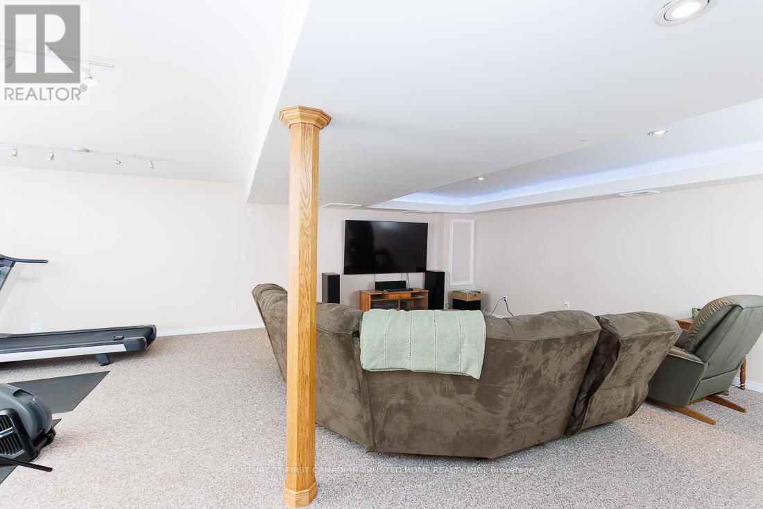 581 Harris Circle, Strathroy-Caradoc (Ne), Ontario  N7G 4H2 - Photo 31 - X12494966