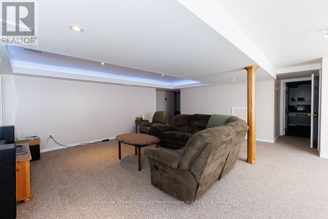 581 Harris Circle, Strathroy-Caradoc (Ne), Ontario  N7G 4H2 - Photo 32 - X12494966