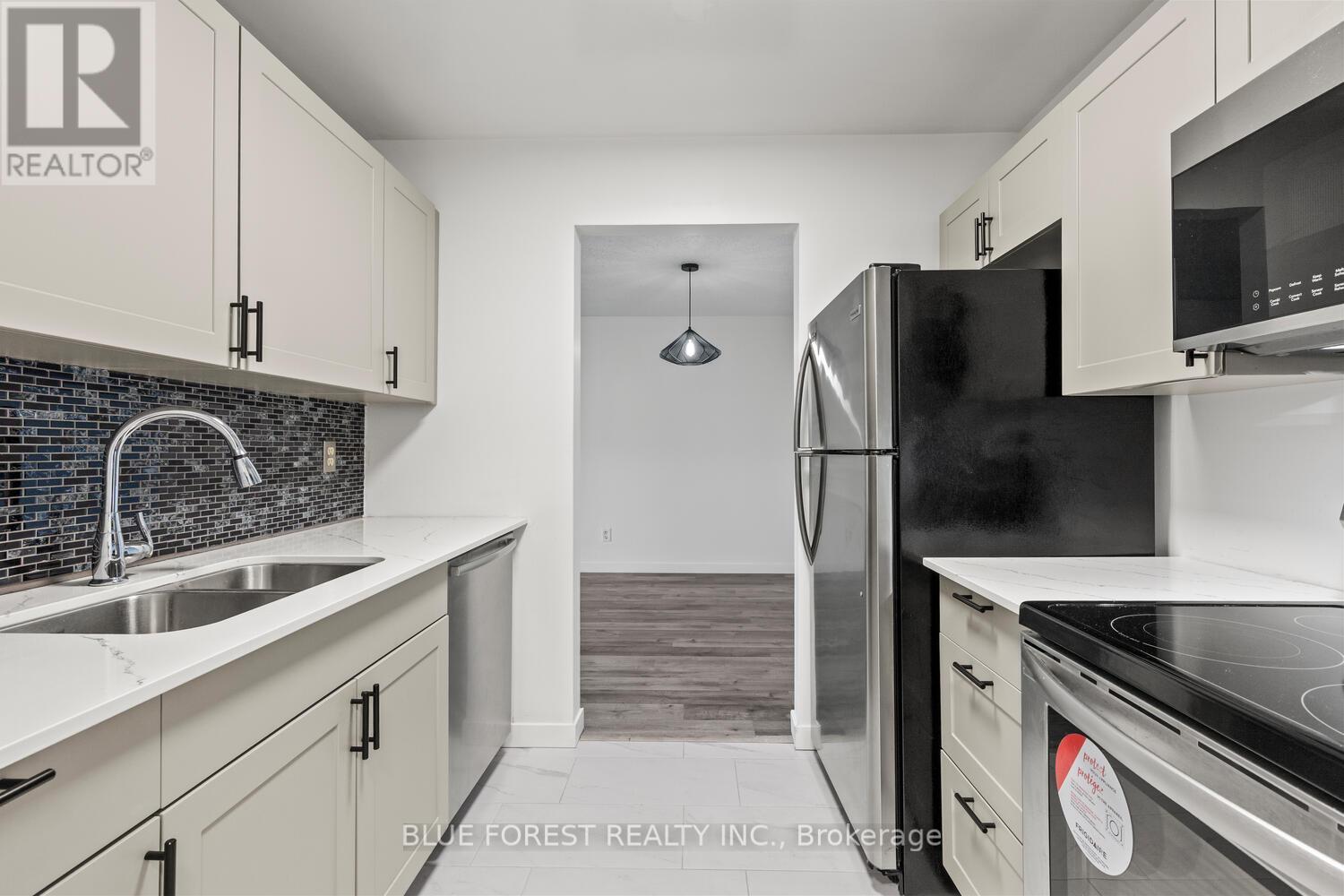 223 - 725 Deveron Crescent, London South, Ontario  N5Z 4X3 - Photo 5 - X12495044