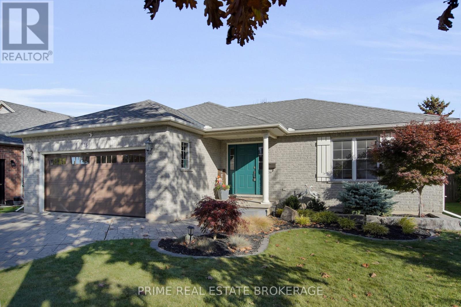 15 Harrington Crescent, St. Thomas, Ontario  N5R 6J1 - Photo 4 - X12495130