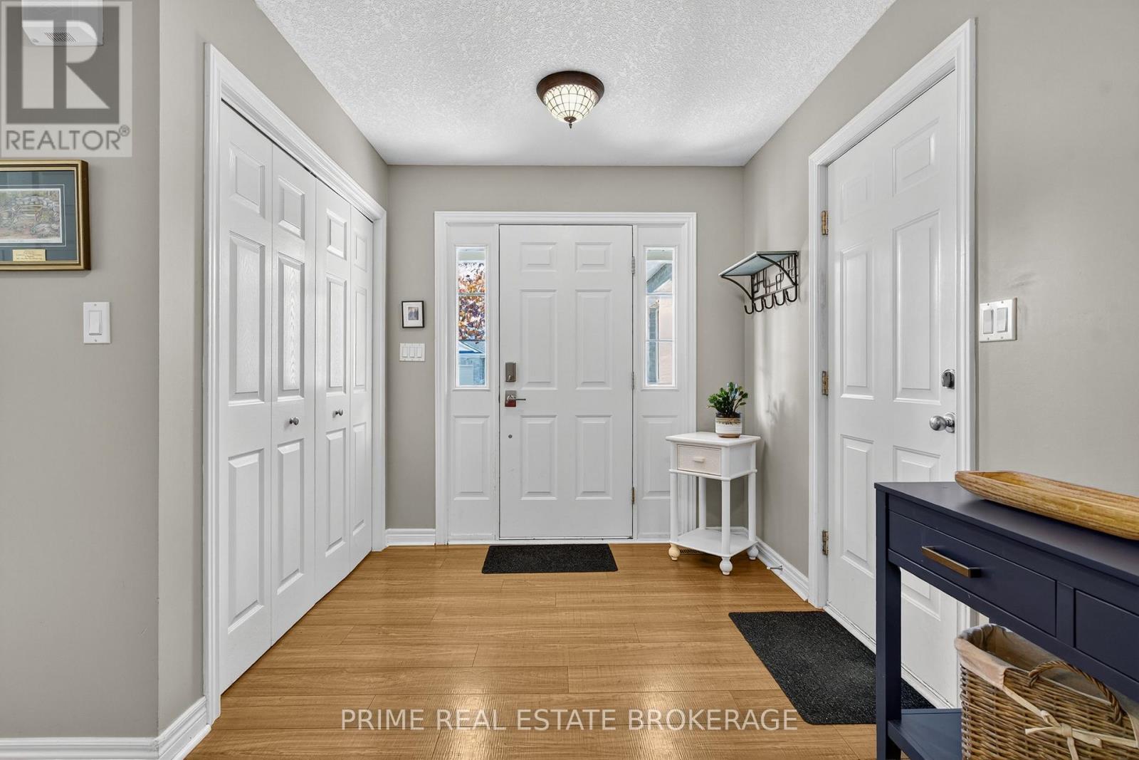 15 Harrington Crescent, St. Thomas, Ontario  N5R 6J1 - Photo 6 - X12495130