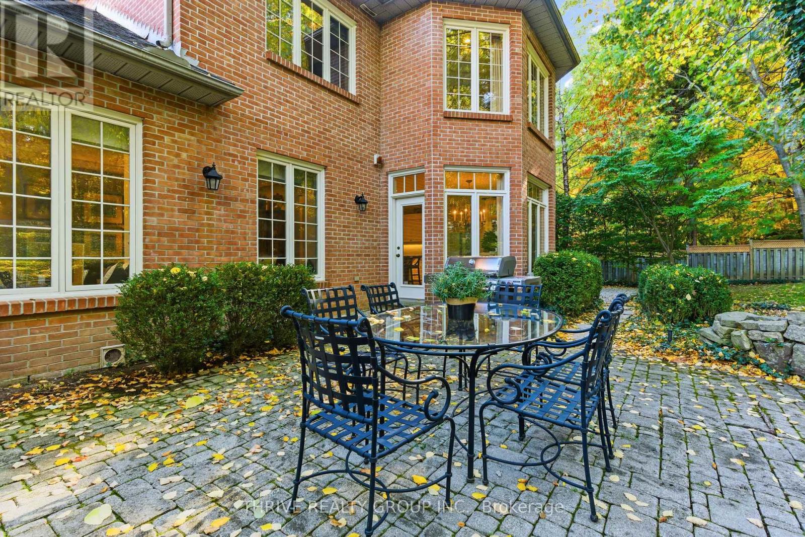 59 Woods Edge Close, London South, Ontario  N6K 4K8 - Photo 10 - X12495134