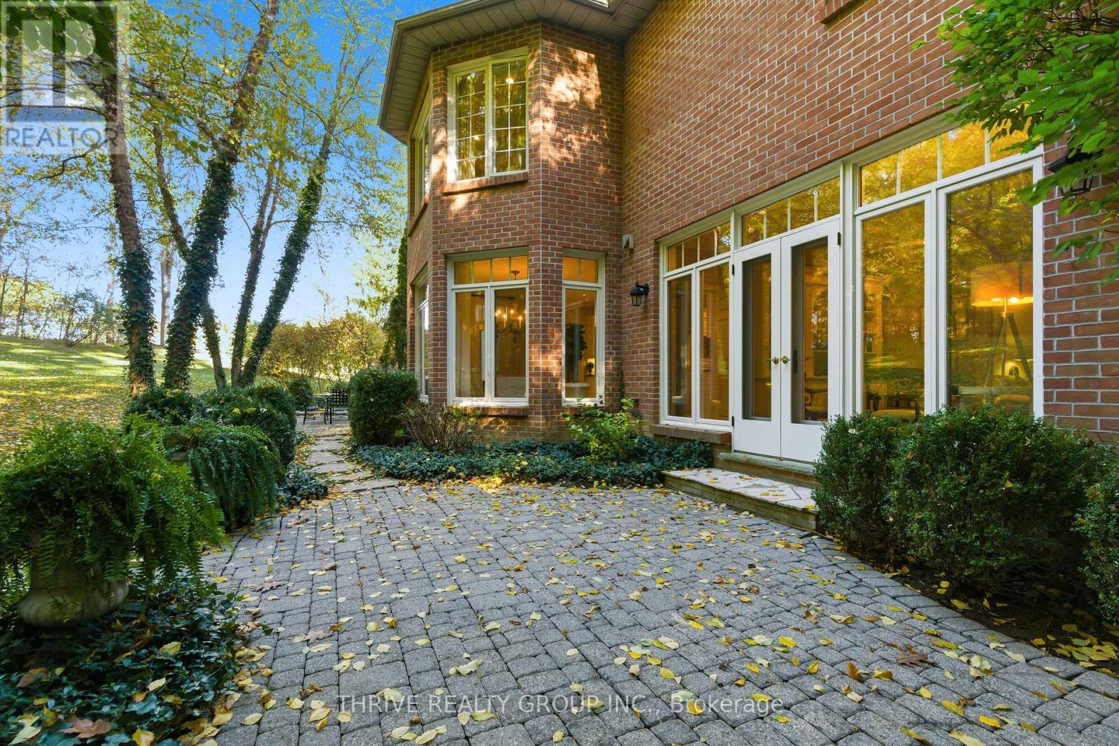 59 Woods Edge Close, London South, Ontario  N6K 4K8 - Photo 11 - X12495134