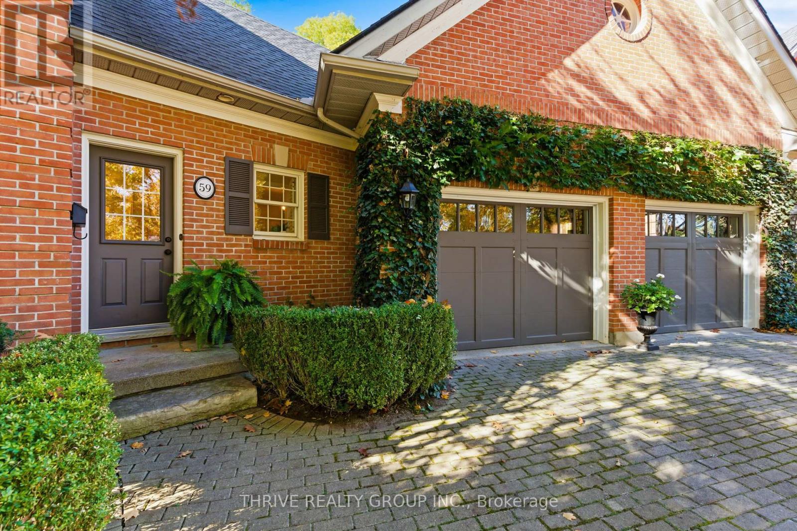 59 Woods Edge Close, London South, Ontario  N6K 4K8 - Photo 4 - X12495134